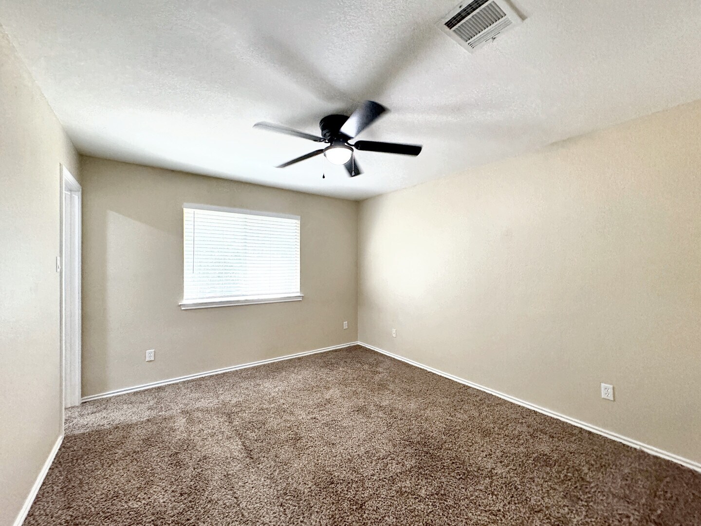 Building Photo - 831 Sagewood Trail