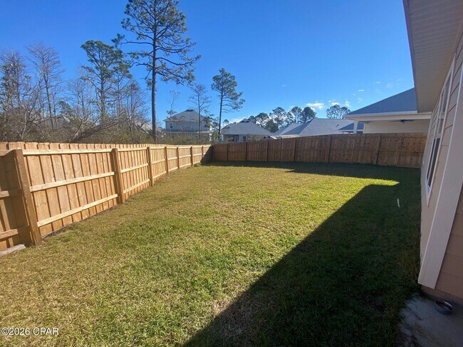 Building Photo - 326 Emerald Cove St