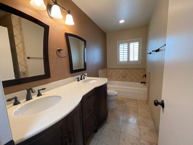 Building Photo - 17761 Quintana Ln