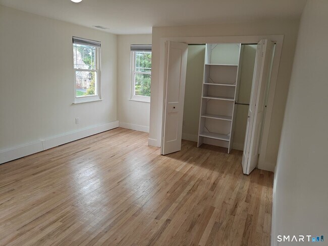 Building Photo - 241 Cricket Knoll