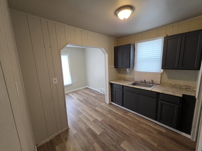 Building Photo - 8461 Plainview Ave