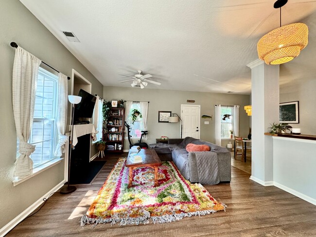 Building Photo - First-Time Rental Near The Beaches! Available 08-14-26 - Attached Garage - Fenced Yard - Pet Frie...
