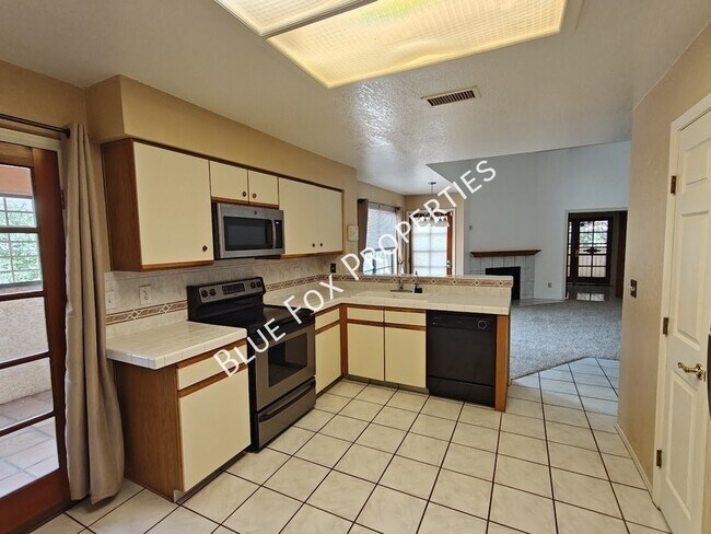 Building Photo - 131 E Horizon Cir