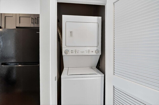 Building Photo - 229 S Grant St