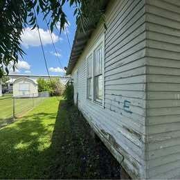 Building Photo - 206 Section Ave