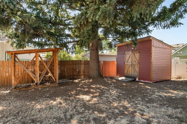 Building Photo - 4921 SE 76th Ave