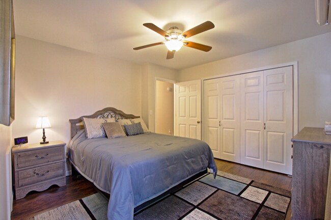 Building Photo - 121 S Railroad St