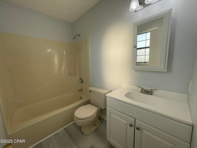 Building Photo - 132 Parker Village Cir
