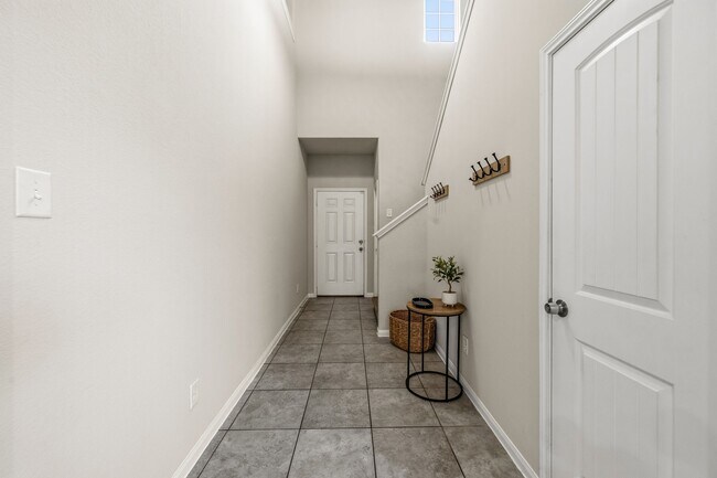 Building Photo - 17606 Virlogeux Ln