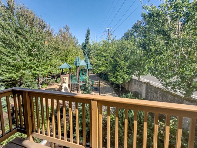 Building Photo - 588 SW 197th Pl