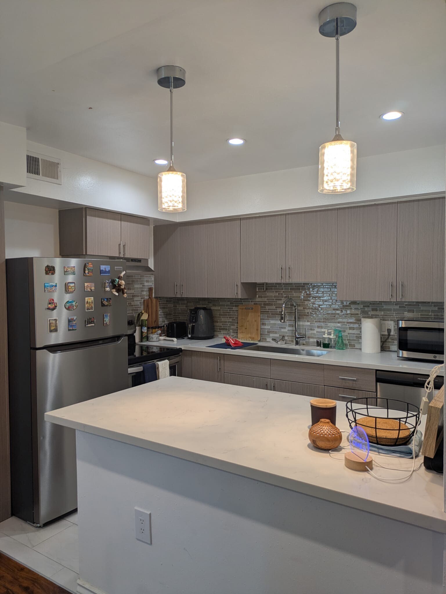 Building Photo - 5652 Yolanda Ave