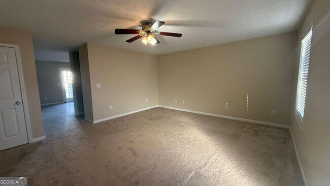 Building Photo - 5025 Village Run Dr