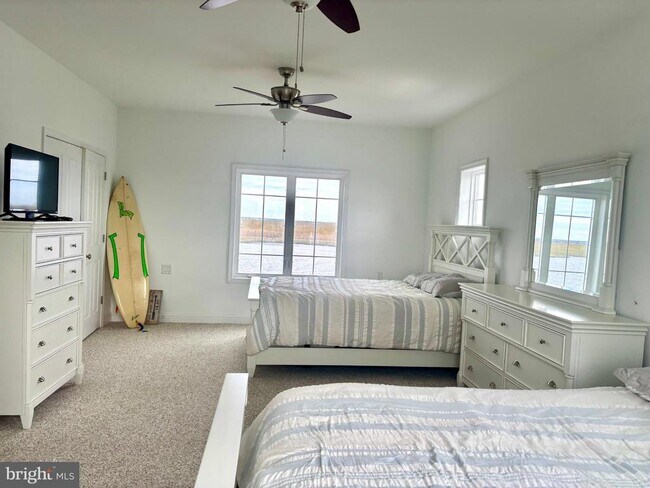 Building Photo - 448 Dock Rd