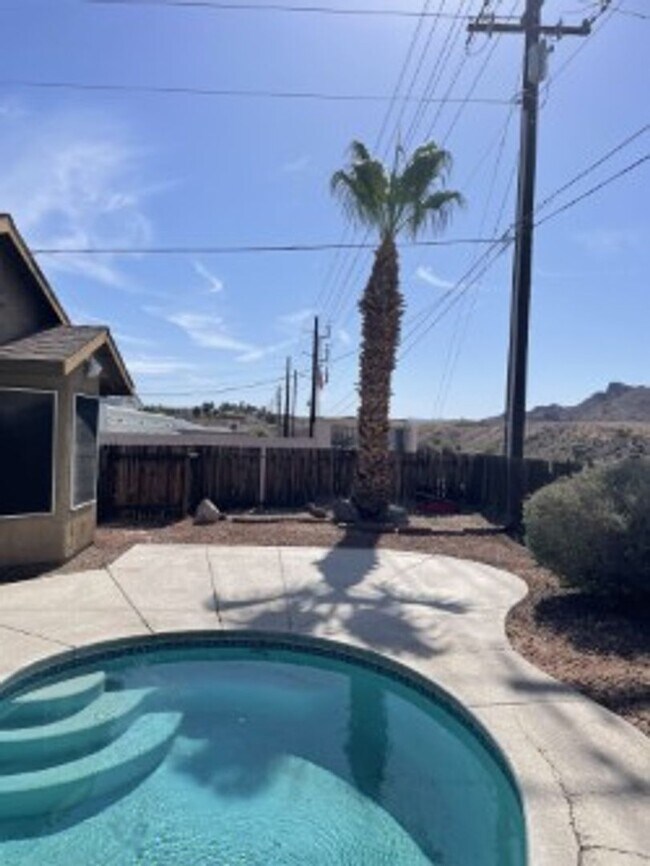 Building Photo - 1171 Regency Dr