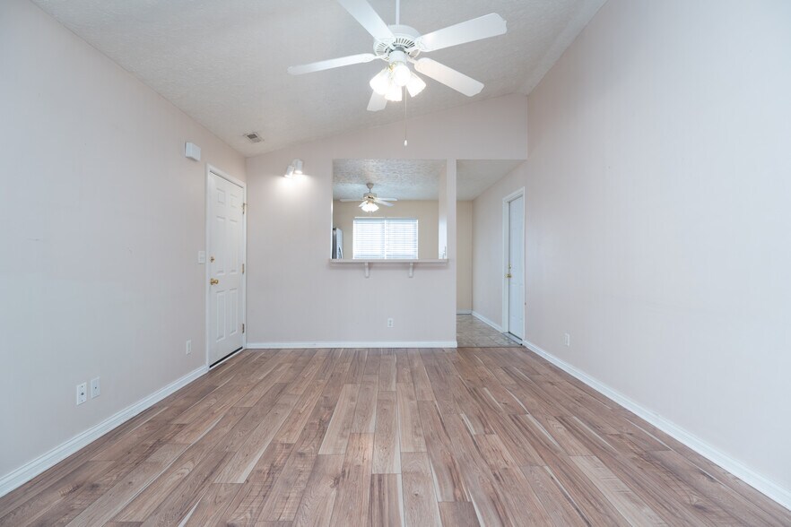 Building Photo - 2509 Arbor Ter