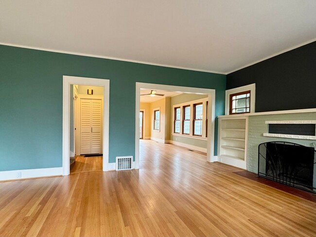 Building Photo - 6210 20th Ave NE