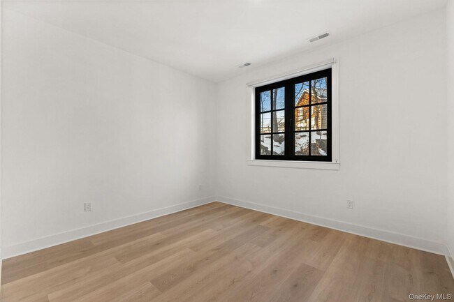 Building Photo - 100 E Putnam Ave