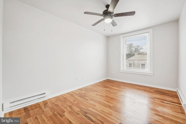 Building Photo - 4300 Chestnut St