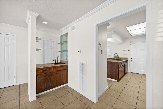 Building Photo - 7835 Bateman Ln