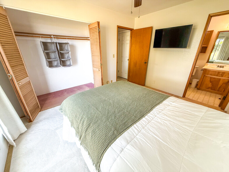 Building Photo - 73-1087 Makamaka St