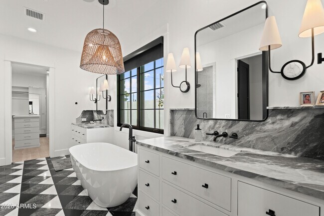 Building Photo - 5309 N 33rd St