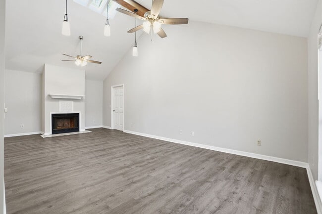 Building Photo - 8232 Pleasant Ridge Dr