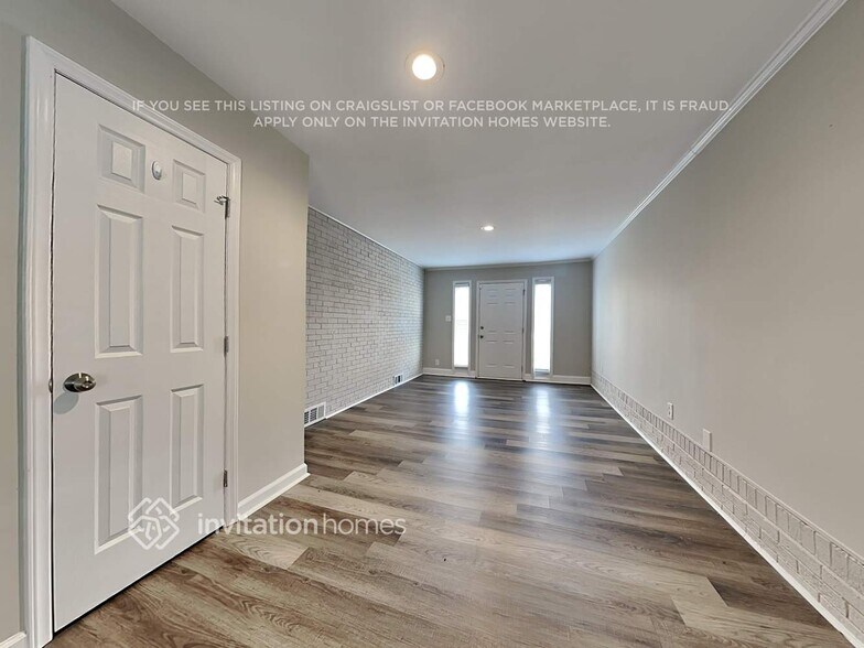 Building Photo - 7112 David Ave