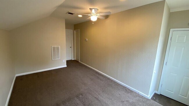 Building Photo - 1310 Ashway St