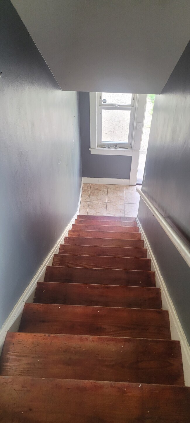 FRONT STAIRS - 46 Monahan Ct