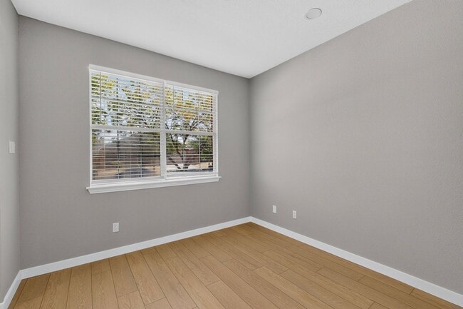 Building Photo - 14525 Eaglemont Dr