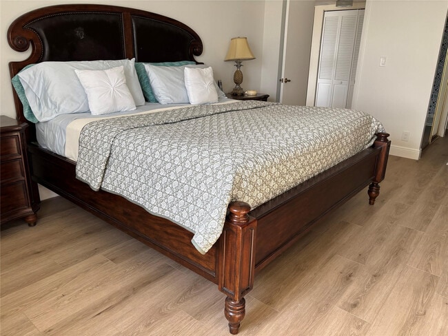 Building Photo - 4900 N Ocean Blvd