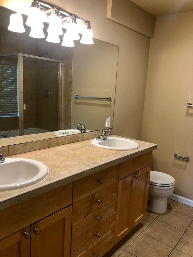 Building Photo - Kent Duplex