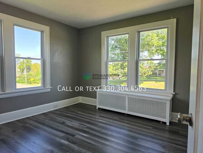Building Photo - 12990 Lincoln Way W