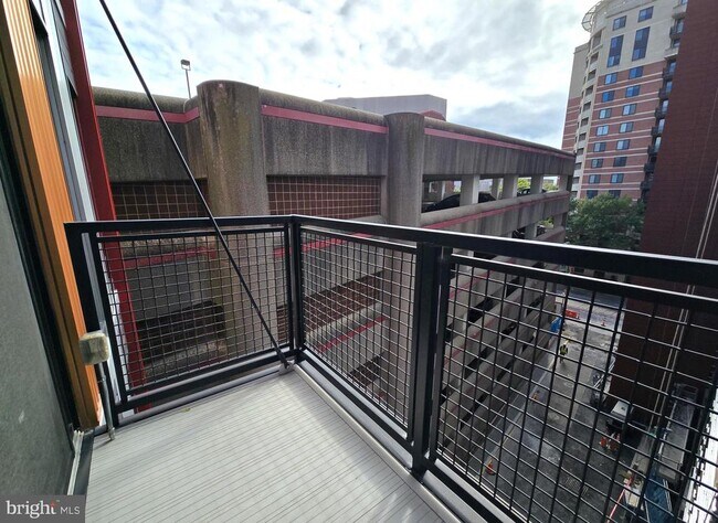 Building Photo - 1320 Fenwick Ln