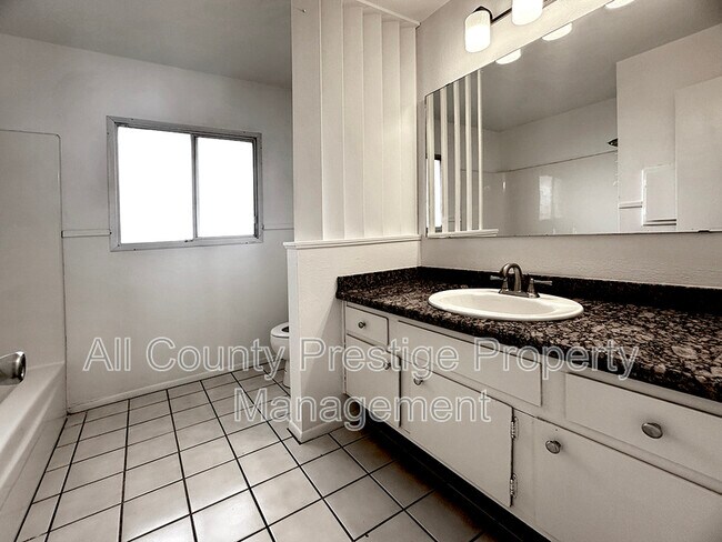 Building Photo - 3459 W Dailey St