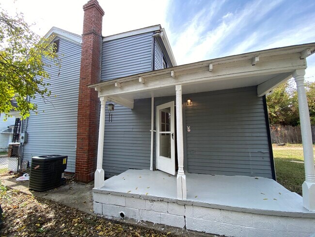 Building Photo - 2403 Old Dominion St