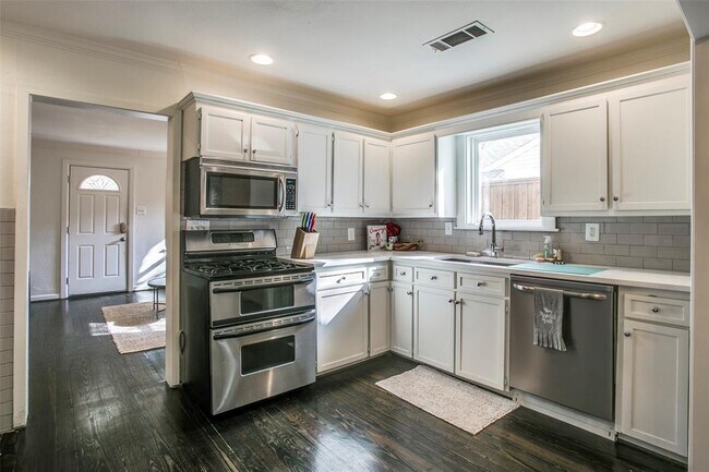 Building Photo - 4559 Elsby Ave