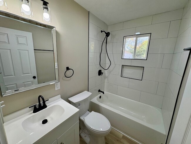 Building Photo - 6120 E 24th St