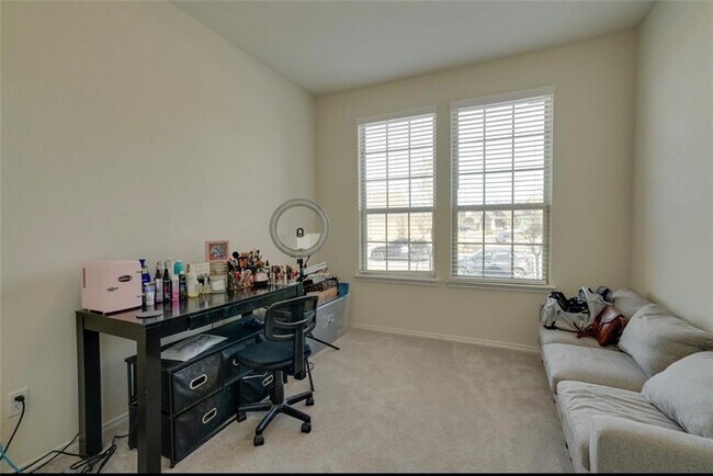 Building Photo - 401 Duroc Dr