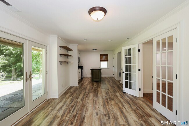 Building Photo - 15 Maple Shade Rd