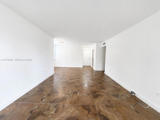 Building Photo - 13100 SW 92nd Ave
