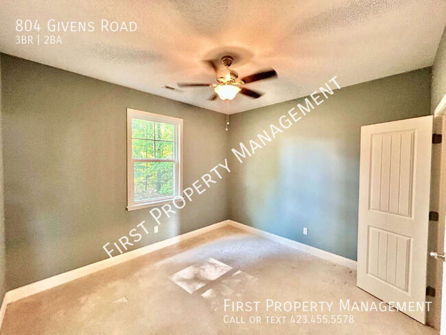 Building Photo - 804 Givens Rd