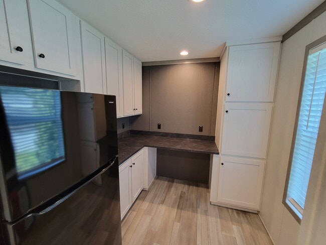 Building Photo - 5080 Cove Ct