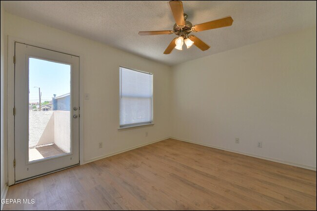 Building Photo - 253 Summerbrooke Ct