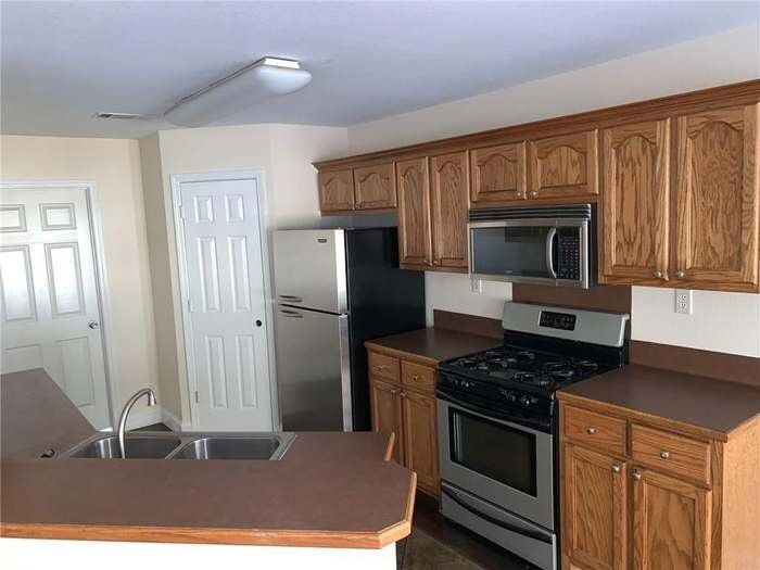 Building Photo - 39364 W Brookfield Dr
