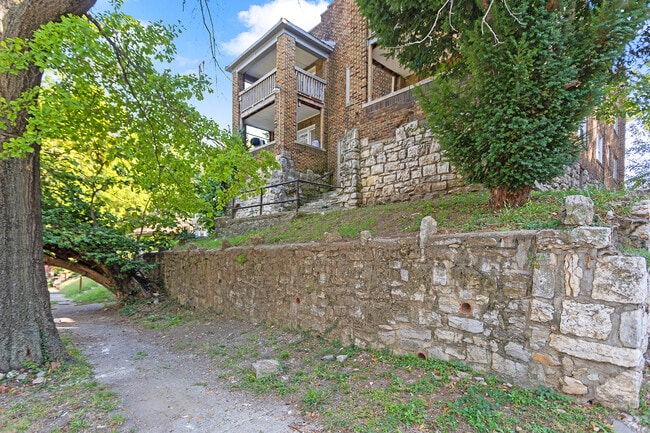 Building Photo - 3223 E 8th St