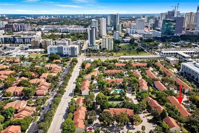 Building Photo - 247 City View Dr