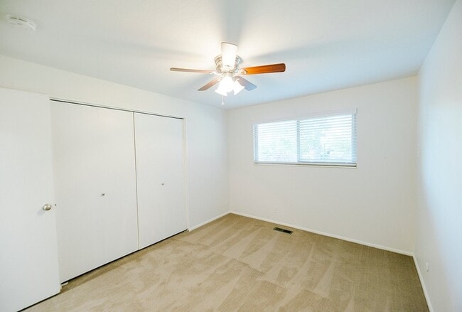 Building Photo - 210 E 300 S