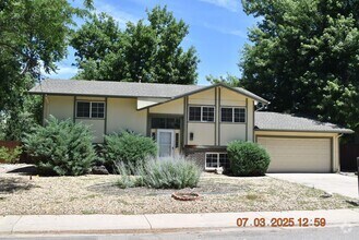 Building Photo - 4 bedroom / 2 bathroom / 1976 SF!