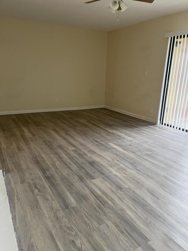 Building Photo - 9060 NW 45th Ct